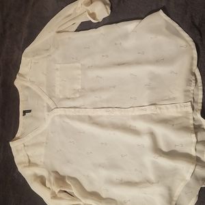 Womens sheer, quarter length sleeves, MAURICES  size Large shirt